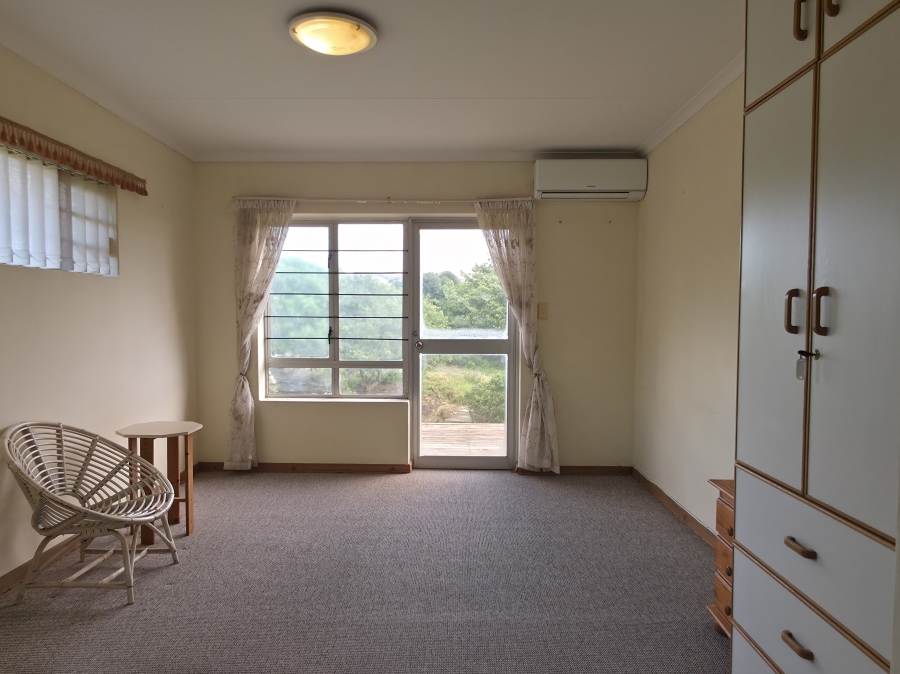 3 Bedroom Property for Sale in Wavecrest Eastern Cape